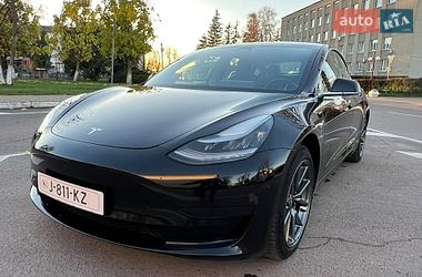 Седан Tesla Model 3 2020 в Радивилове
