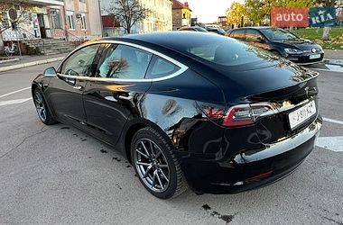 Седан Tesla Model 3 2020 в Радивилове