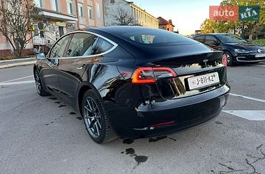 Седан Tesla Model 3 2020 в Радивилове