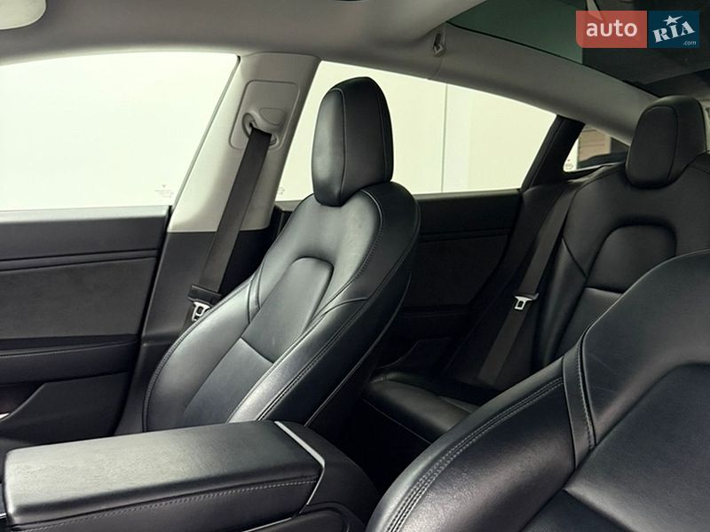 Седан Tesla Model 3 2018 в Одессе