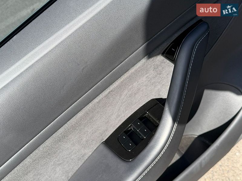 Седан Tesla Model 3 2018 в Кривому Розі