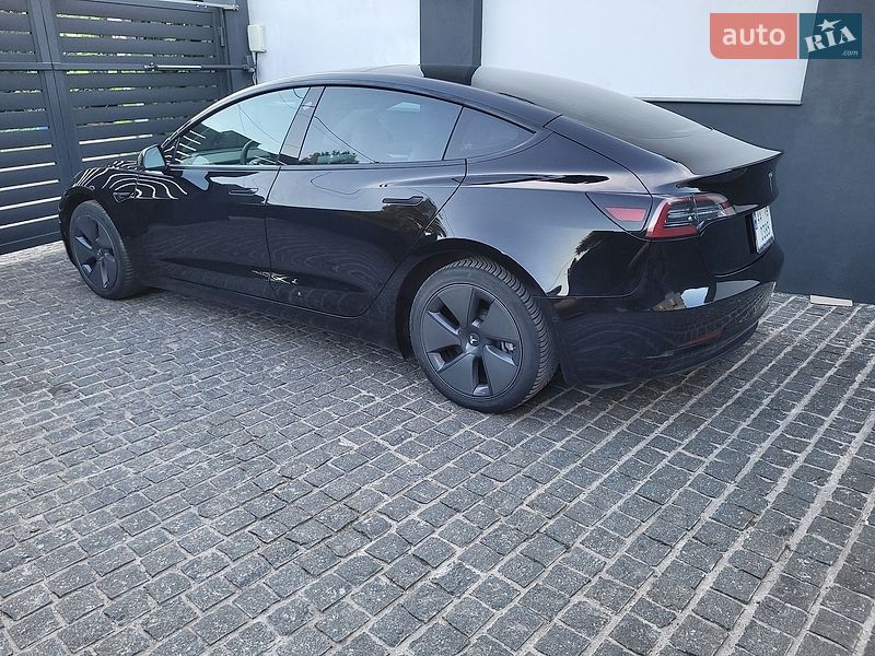 Седан Tesla Model 3 2022 в Житомире