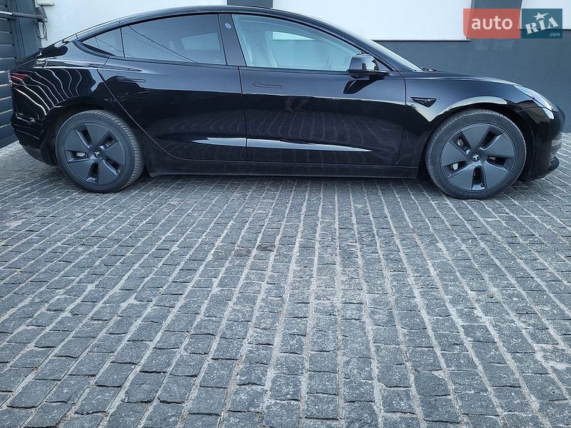 Седан Tesla Model 3 2022 в Житомире