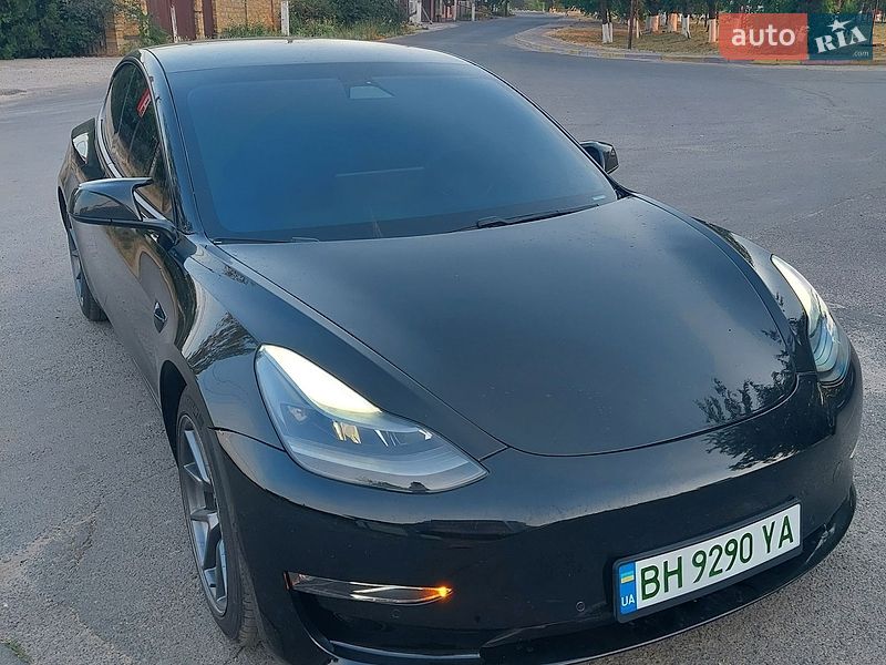 Седан Tesla Model 3 2021 в Одессе