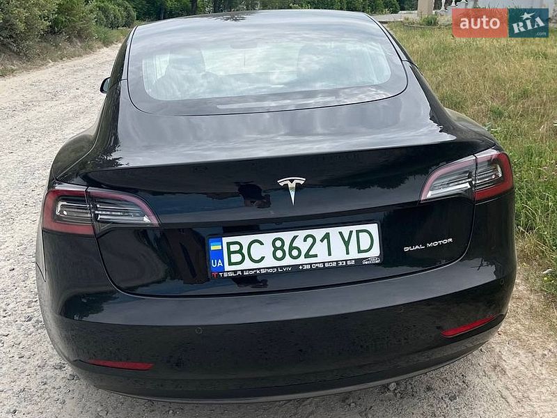 Седан Tesla Model 3 2022 в Золочеве
