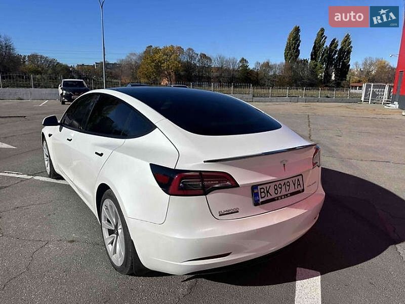 Седан Tesla Model 3 2022 в Львові