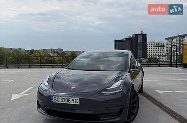 Седан Tesla Model 3 2019 в Львове