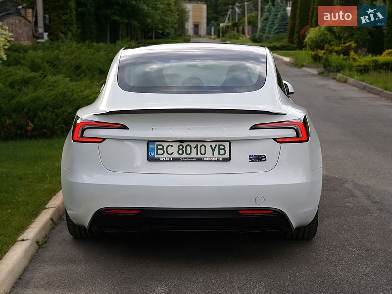 Седан Tesla Model 3 2024 в Києві
