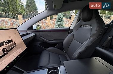 Седан Tesla Model 3 2024 в Києві