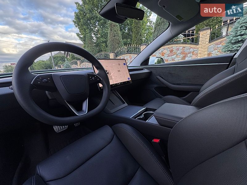 Седан Tesla Model 3 2024 в Києві