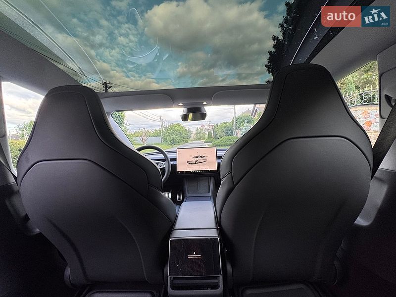 Седан Tesla Model 3 2024 в Києві