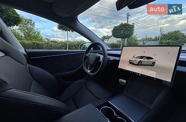 Седан Tesla Model 3 2024 в Києві