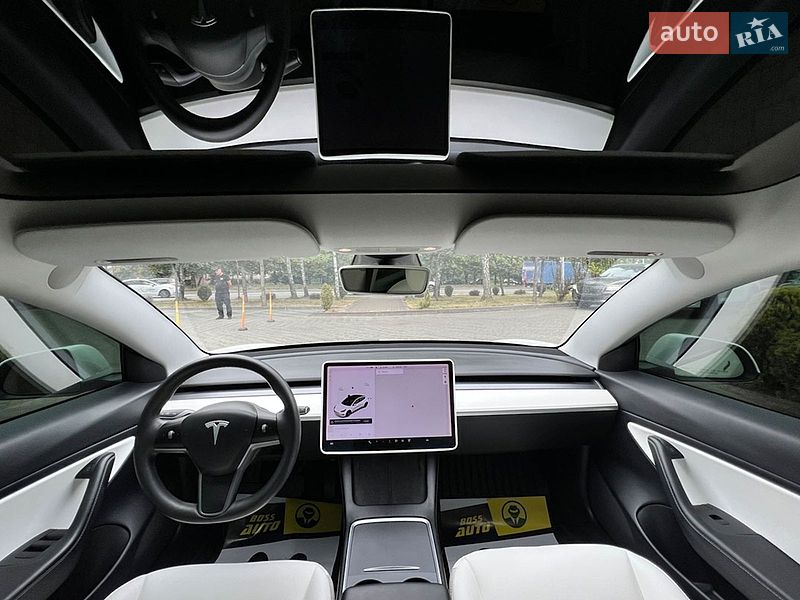 Седан Tesla Model 3 2021 в Ивано-Франковске