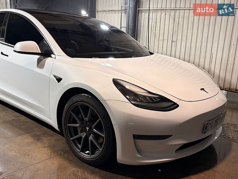 Седан Tesla Model 3 2020 в Виннице