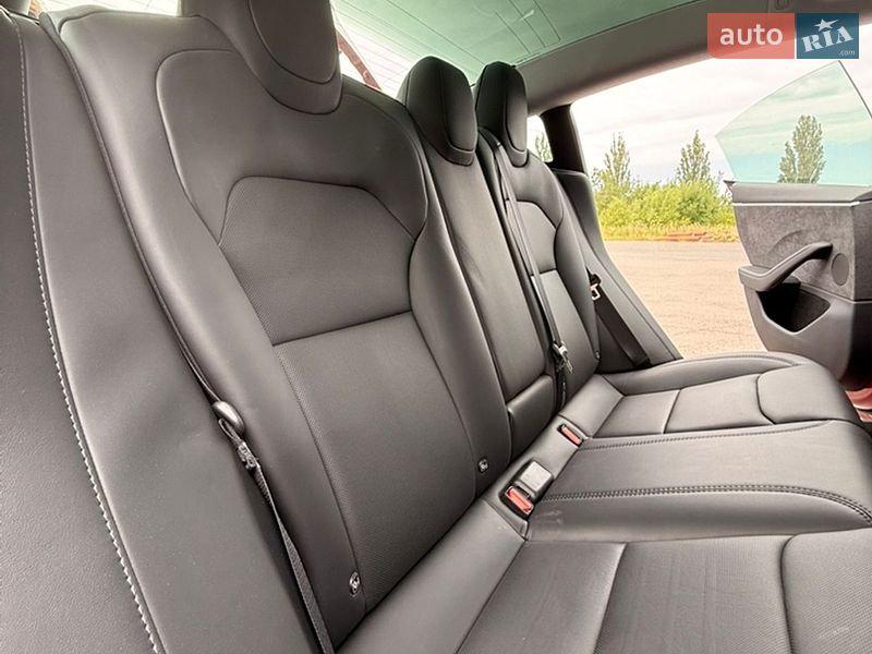 Седан Tesla Model 3 2025 в Рівному фото 33 Седан Tesla Model 3 2025 в Рівному