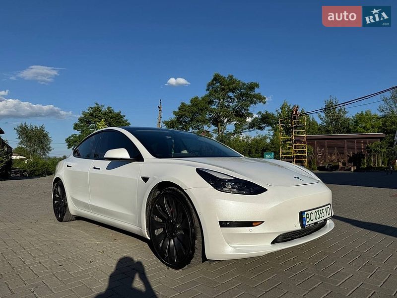 Седан Tesla Model 3 2021 в Золочеве