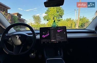 Седан Tesla Model 3 2021 в Золочеве