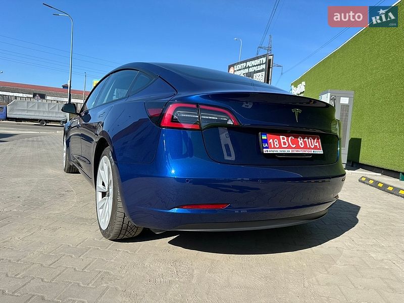 Седан Tesla Model 3 2022 в Києві