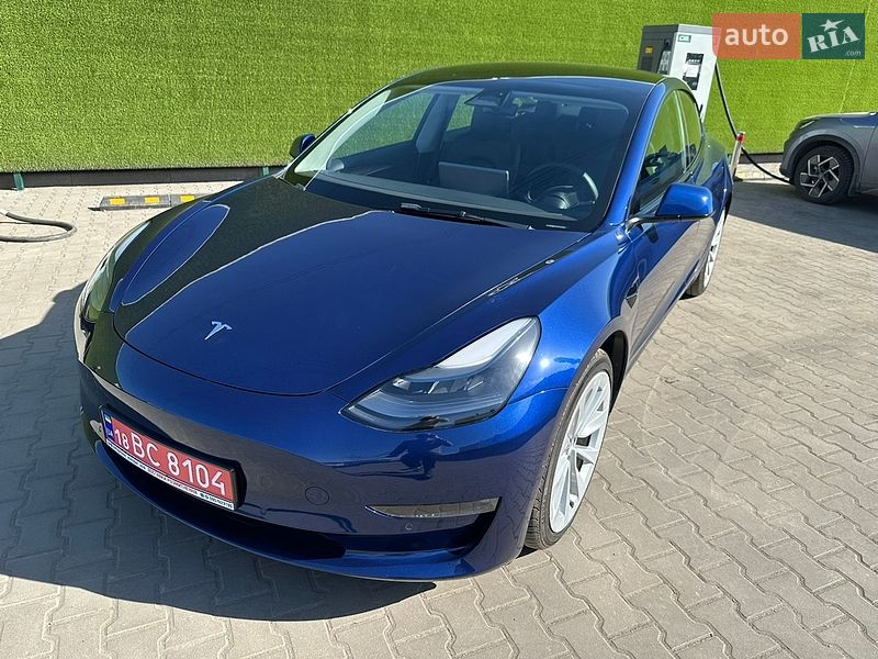 Седан Tesla Model 3 2022 в Києві