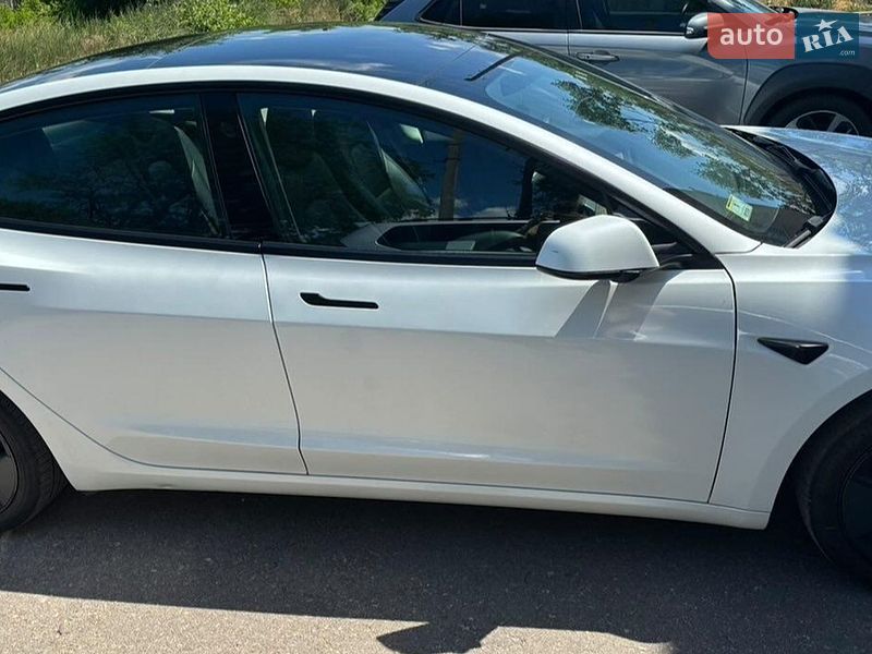 Tesla Model 3 2022