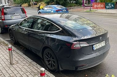 Седан Tesla Model 3 2018 в Києві