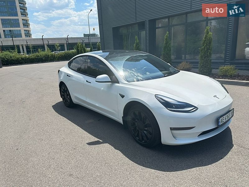 Седан Tesla Model 3 2022 в Днепре