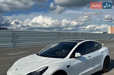 Седан Tesla Model 3 2021 в Львові
