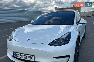 Седан Tesla Model 3 2021 в Львові