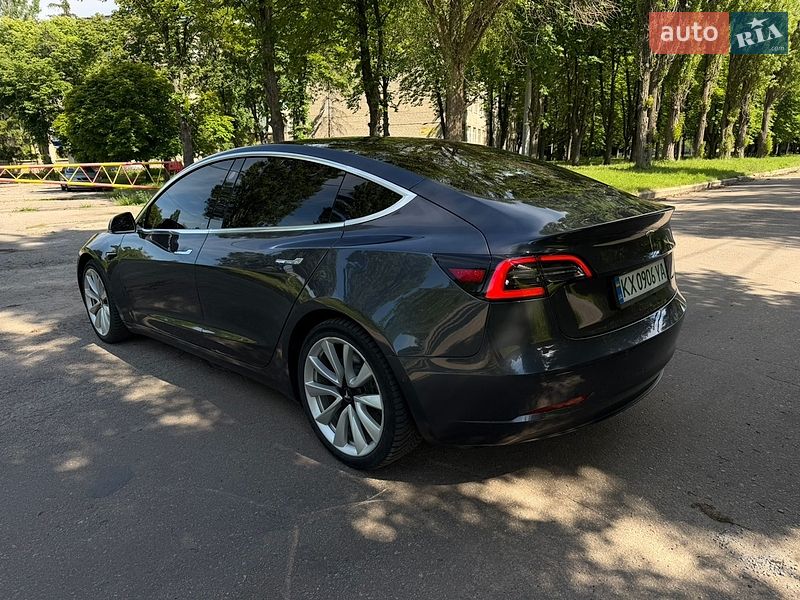 Седан Tesla Model 3 2018 в Харкові