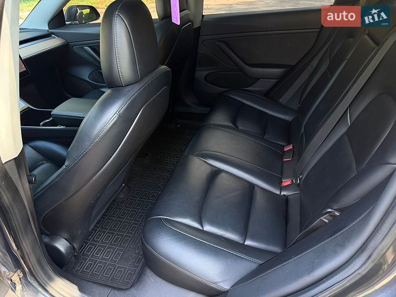Седан Tesla Model 3 2018 в Харкові