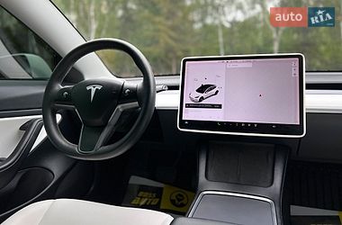 Седан Tesla Model 3 2021 в Львове