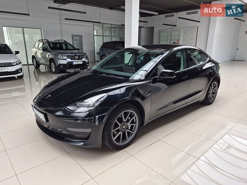 Tesla Model 3 2022
