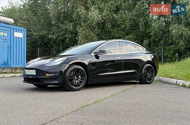 Седан Tesla Model 3 2018 в Києві