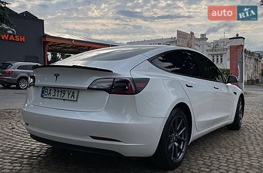 Седан Tesla Model 3 2022 в Кропивницком