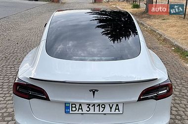 Седан Tesla Model 3 2022 в Кропивницком