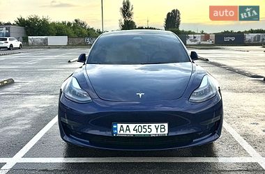 Седан Tesla Model 3 2021 в Киеве