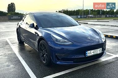 Седан Tesla Model 3 2021 в Киеве