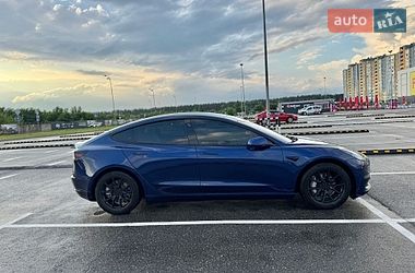 Седан Tesla Model 3 2021 в Киеве