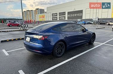 Седан Tesla Model 3 2021 в Киеве