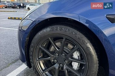 Седан Tesla Model 3 2021 в Киеве