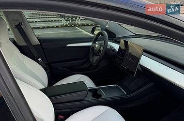 Седан Tesla Model 3 2021 в Киеве