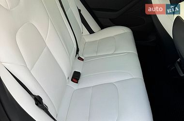 Седан Tesla Model 3 2021 в Киеве