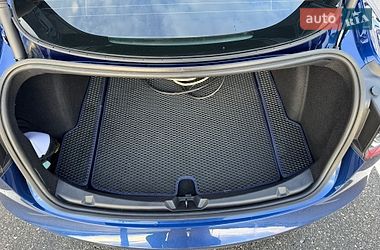 Седан Tesla Model 3 2021 в Киеве