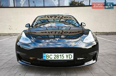 Седан Tesla Model 3 2023 в Стрию