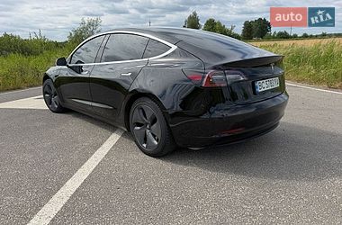 Седан Tesla Model 3 2020 в Городке