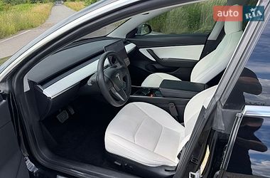 Седан Tesla Model 3 2020 в Городке