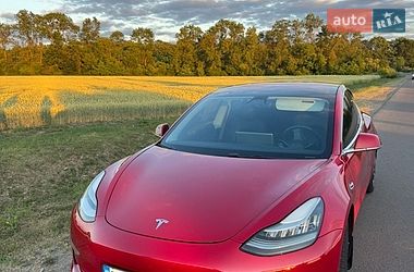 Седан Tesla Model 3 2018 в Львові