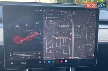 Седан Tesla Model 3 2018 в Львові