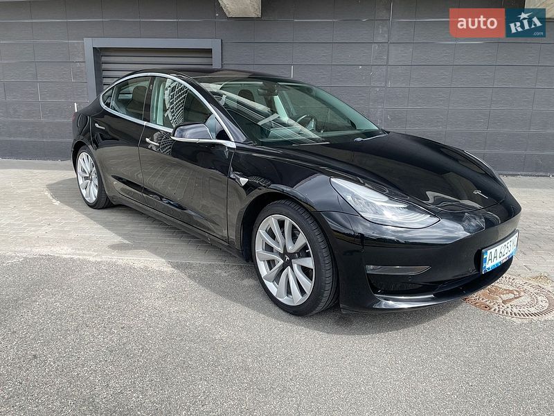 Седан Tesla Model 3 2017 в Києві