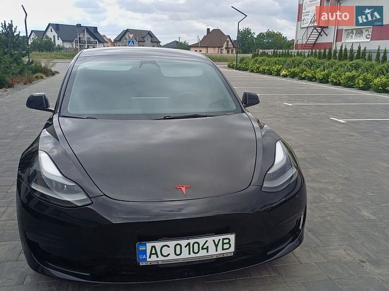 Седан Tesla Model 3 2022 в Луцке